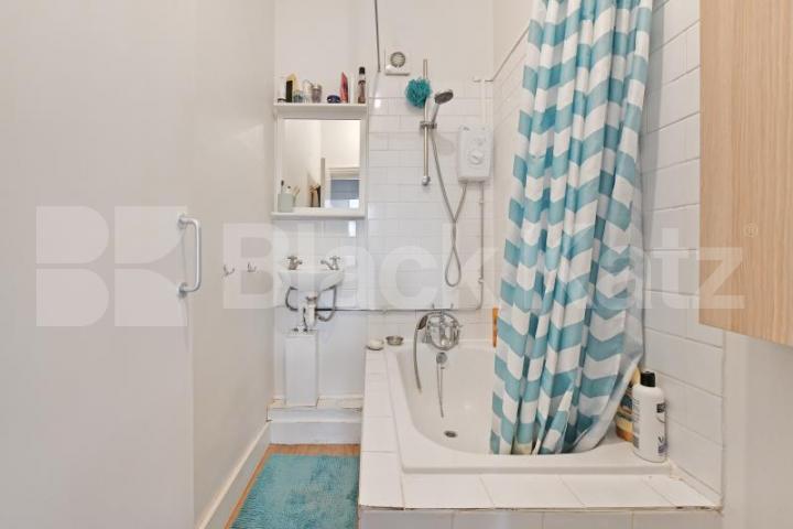 			Beautiful Tree Lined Road!, 1 Bedroom, 1 bath, 1 reception Flat			 Danvers Road, Crouch End